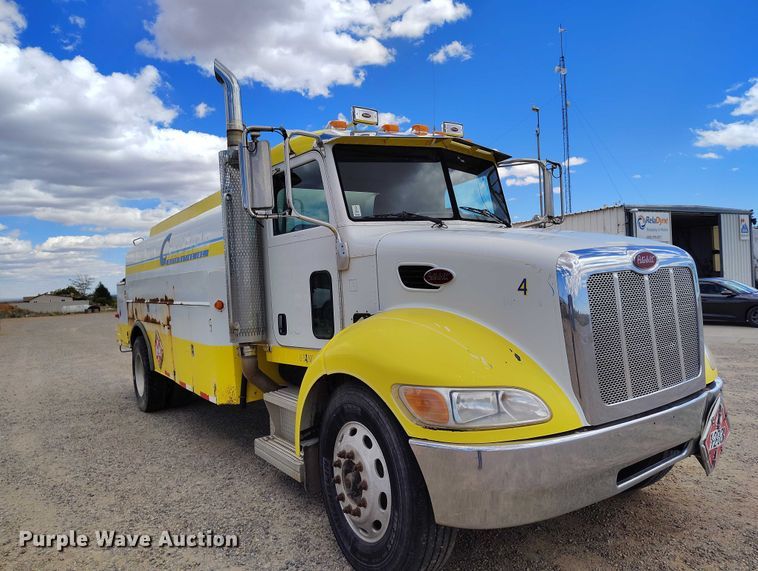 image for item ED0096 2008 Peterbilt 335 fuel truck