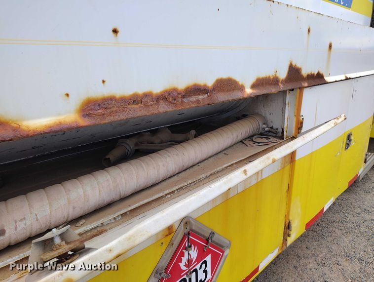 image for item ED0096 2008 Peterbilt 335 fuel truck