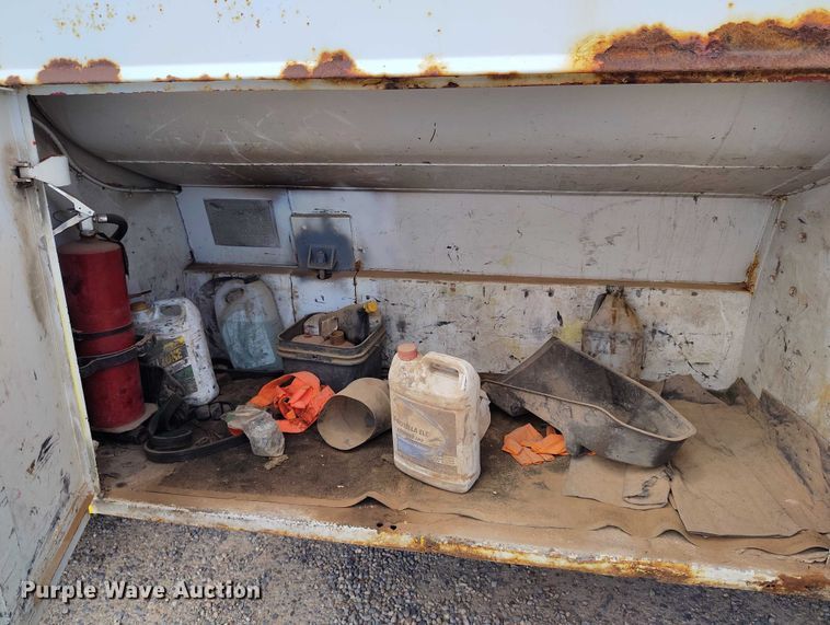 image for item ED0096 2008 Peterbilt 335 fuel truck