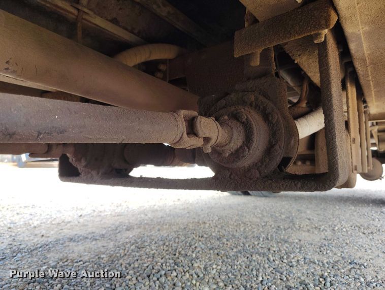 image for item ED0096 2008 Peterbilt 335 fuel truck