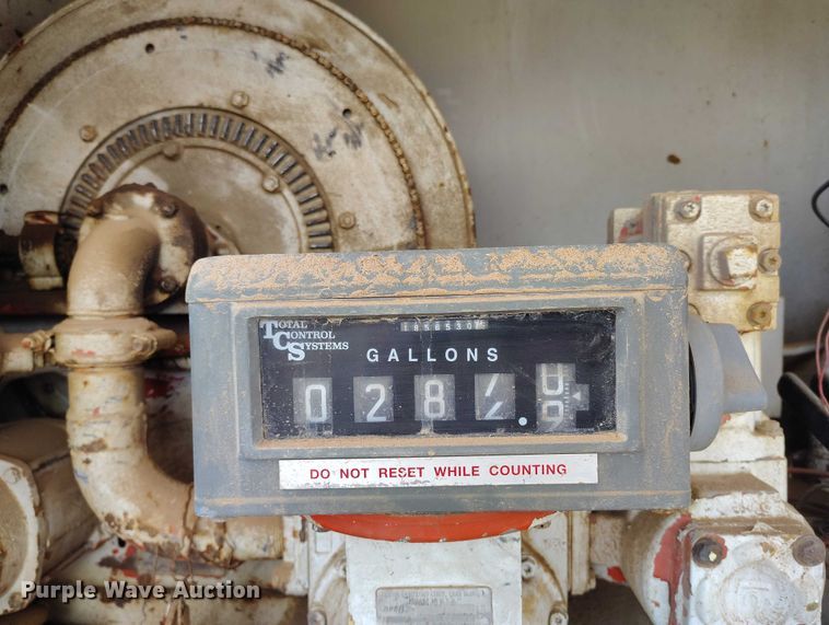 image for item ED0096 2008 Peterbilt 335 fuel truck