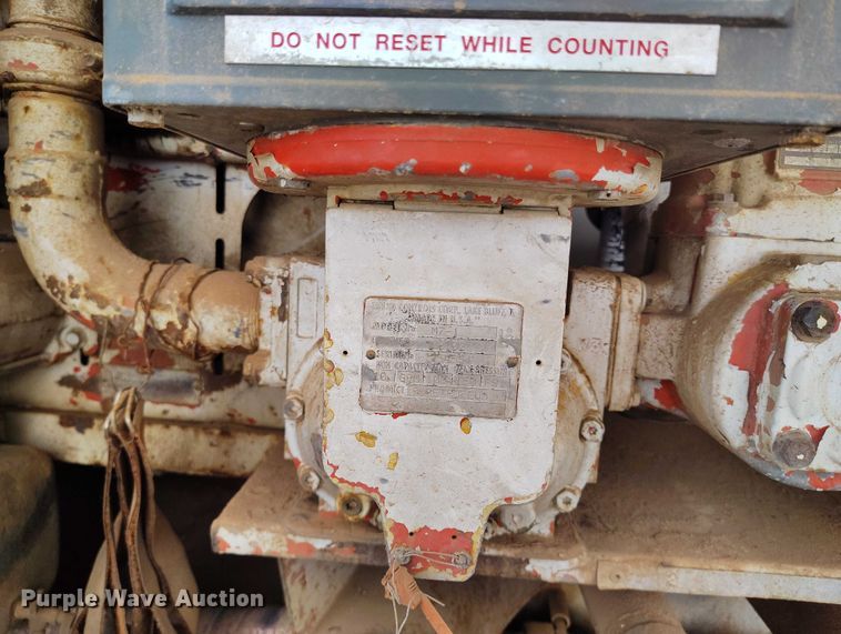 image for item ED0096 2008 Peterbilt 335 fuel truck