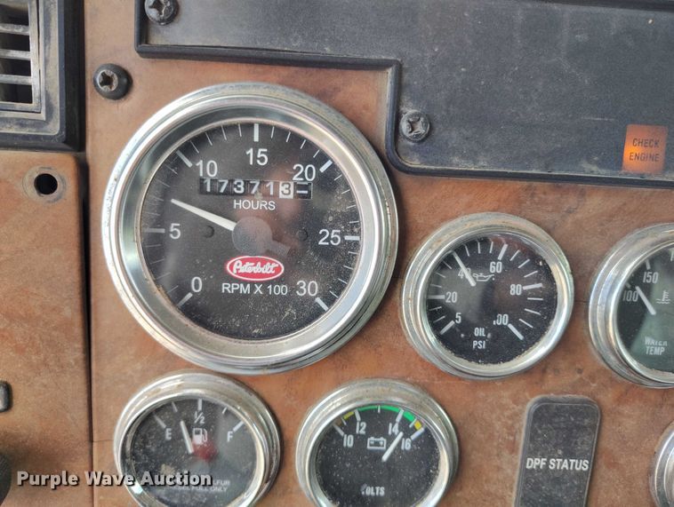 image for item ED0096 2008 Peterbilt 335 fuel truck