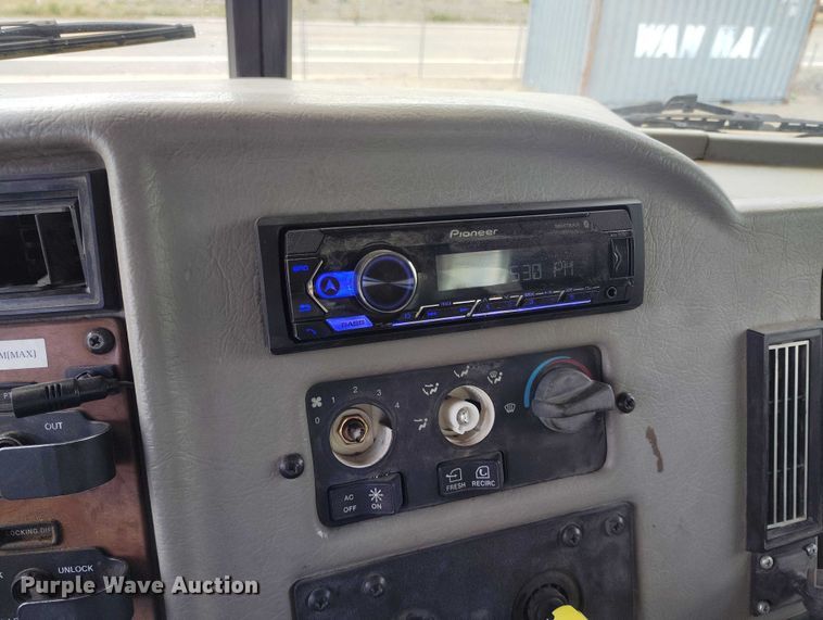 image for item ED0096 2008 Peterbilt 335 fuel truck