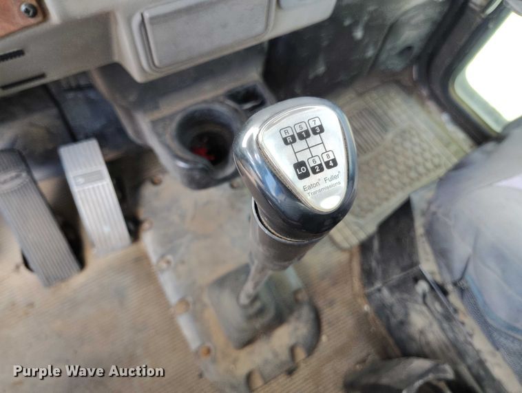 image for item ED0096 2008 Peterbilt 335 fuel truck