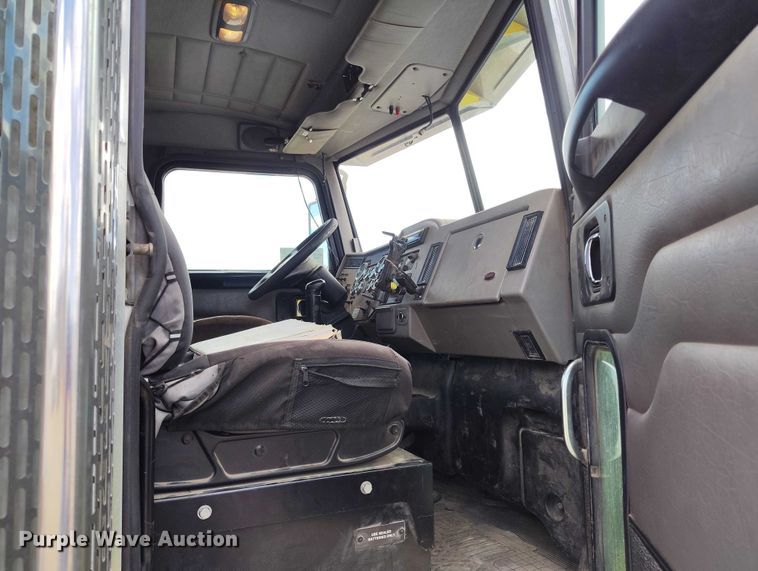 image for item ED0096 2008 Peterbilt 335 fuel truck