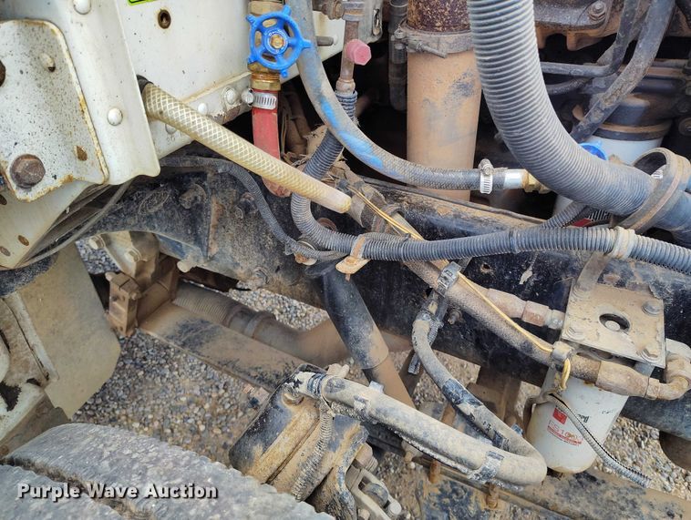 image for item ED0096 2008 Peterbilt 335 fuel truck