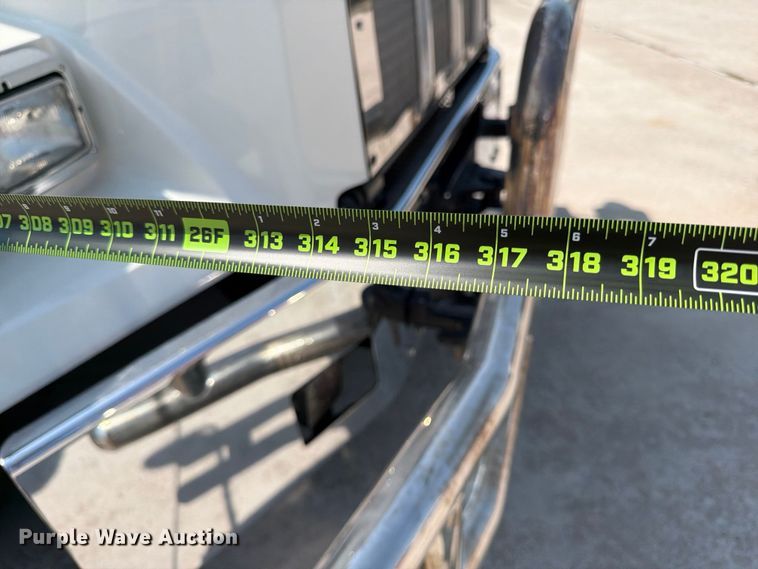 image for item ED5226 2019 Kenworth T800 semi truck