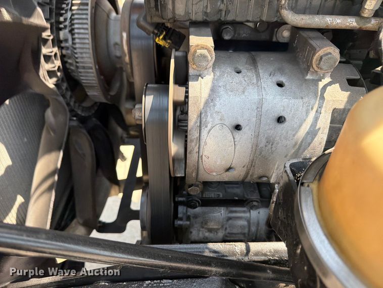 image for item ED5226 2019 Kenworth T800 semi truck