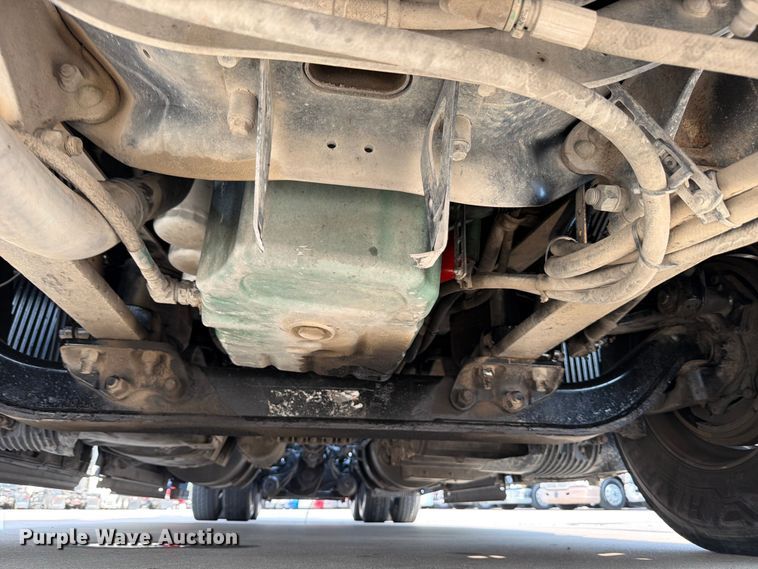 image for item ED5228 2015 Volvo VNL 740 semi truck