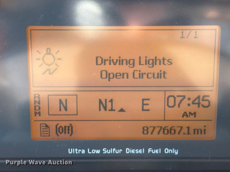 image for item ED5228 2015 Volvo VNL 740 semi truck