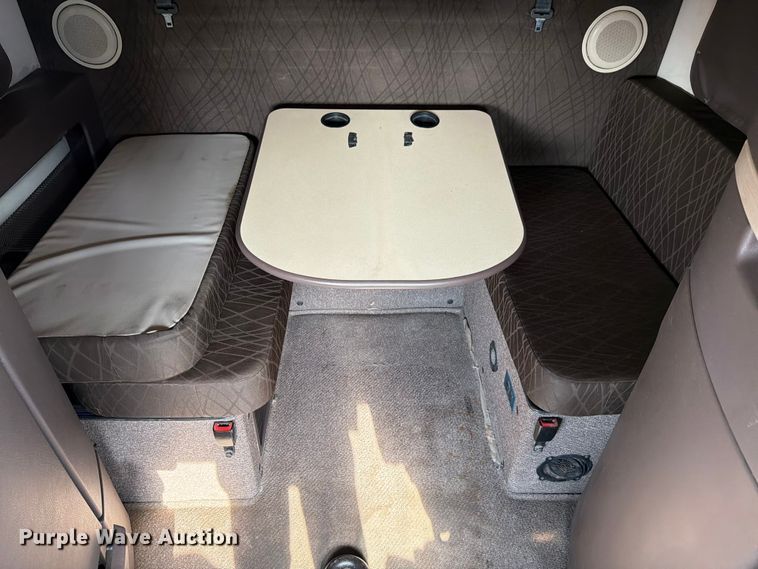 image for item ED5228 2015 Volvo VNL 740 semi truck