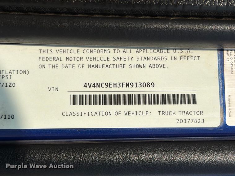 image for item ED5228 2015 Volvo VNL 740 semi truck