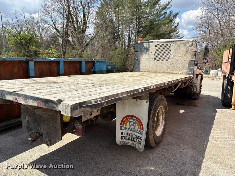 image for item EF1049 2007 International 4300 flatbed truck