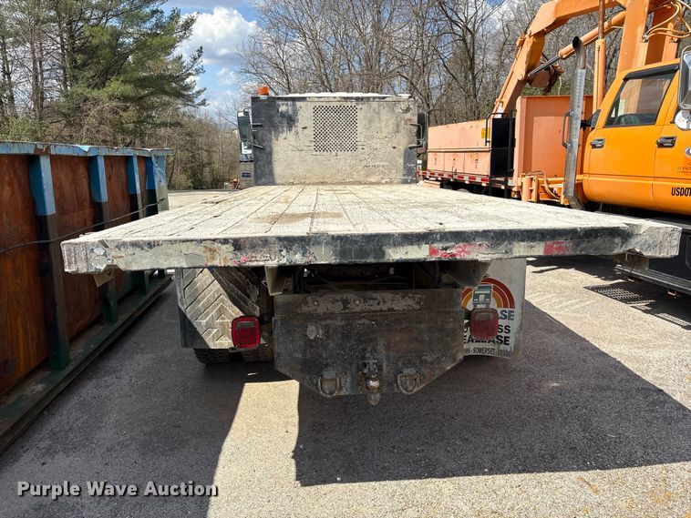 image for item EF1049 2007 International 4300 flatbed truck