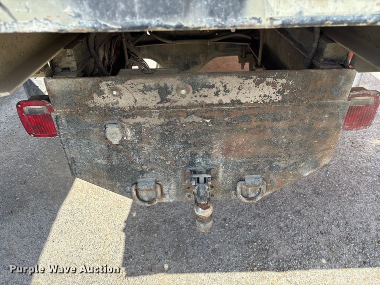 image for item EF1049 2007 International 4300 flatbed truck