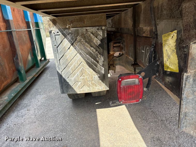 image for item EF1049 2007 International 4300 flatbed truck