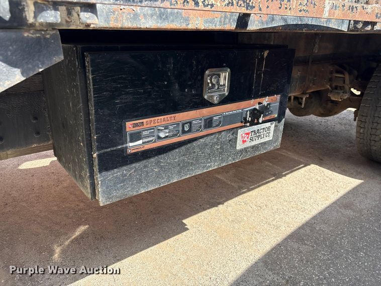 image for item EF1049 2007 International 4300 flatbed truck
