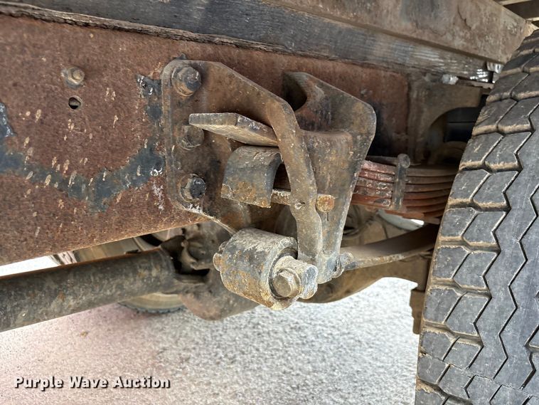 image for item EF1049 2007 International 4300 flatbed truck