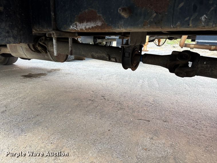 image for item EF1049 2007 International 4300 flatbed truck