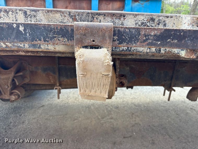 image for item EF1049 2007 International 4300 flatbed truck