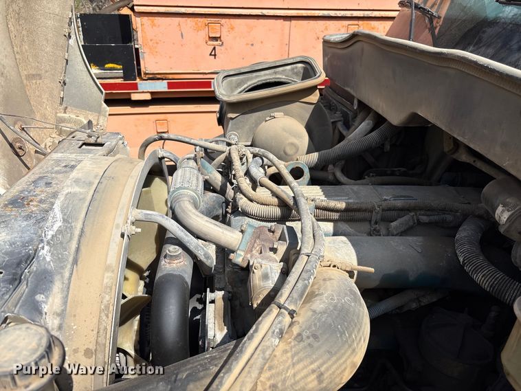image for item EF1049 2007 International 4300 flatbed truck