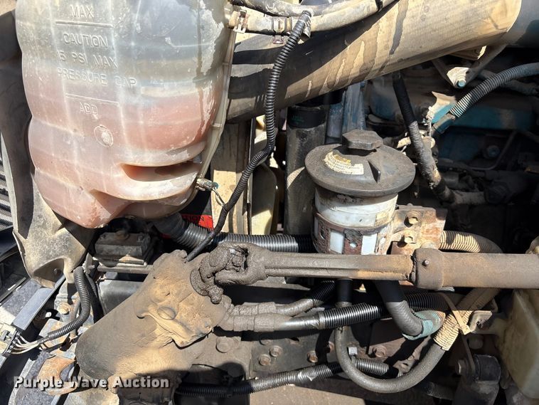 image for item EF1049 2007 International 4300 flatbed truck