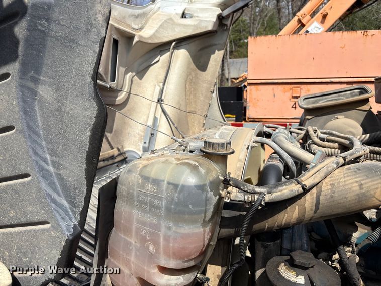 image for item EF1049 2007 International 4300 flatbed truck