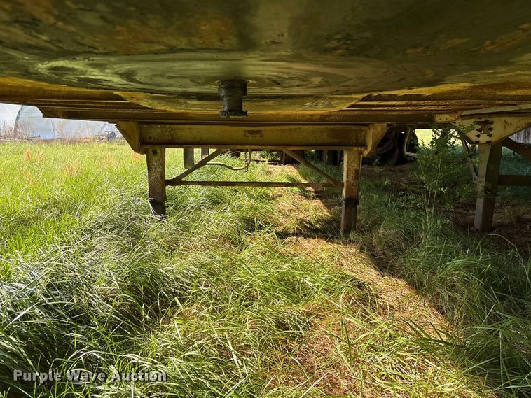 image for item EF1071 1984 Lufkin dry van trailer