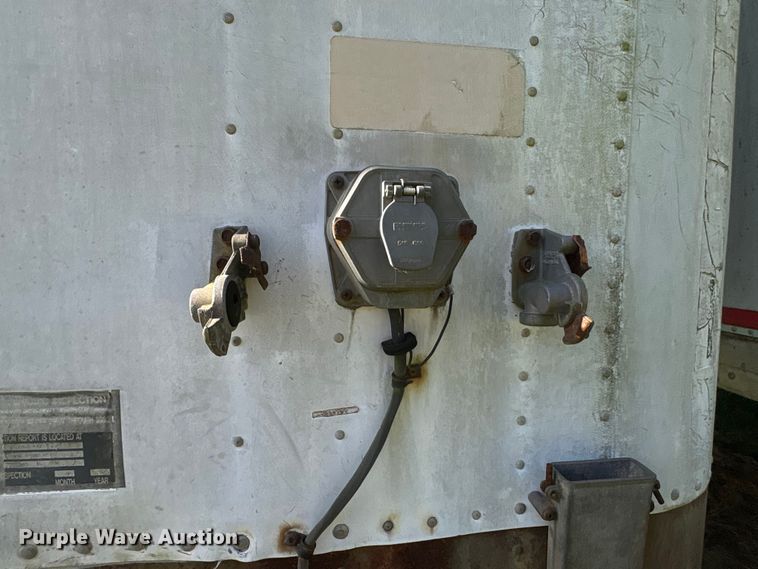 image for item EF1071 1984 Lufkin dry van trailer