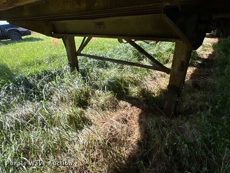 image for item EF1071 1984 Lufkin dry van trailer
