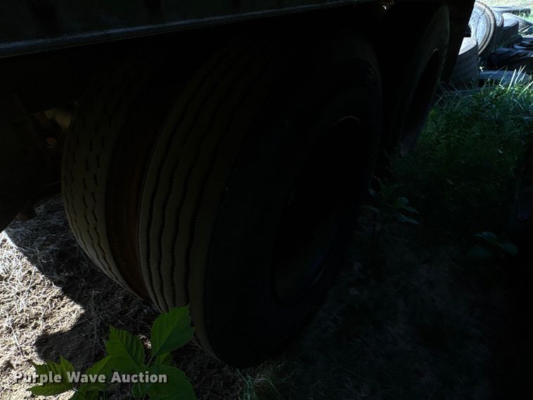 image for item EF1071 1984 Lufkin dry van trailer