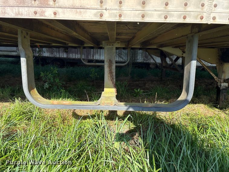 image for item EF1071 1984 Lufkin dry van trailer