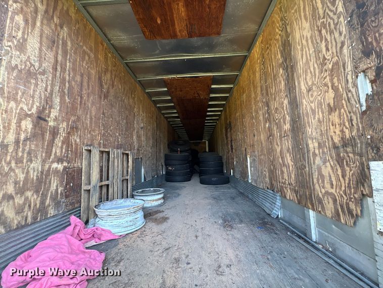image for item EF1071 1984 Lufkin dry van trailer