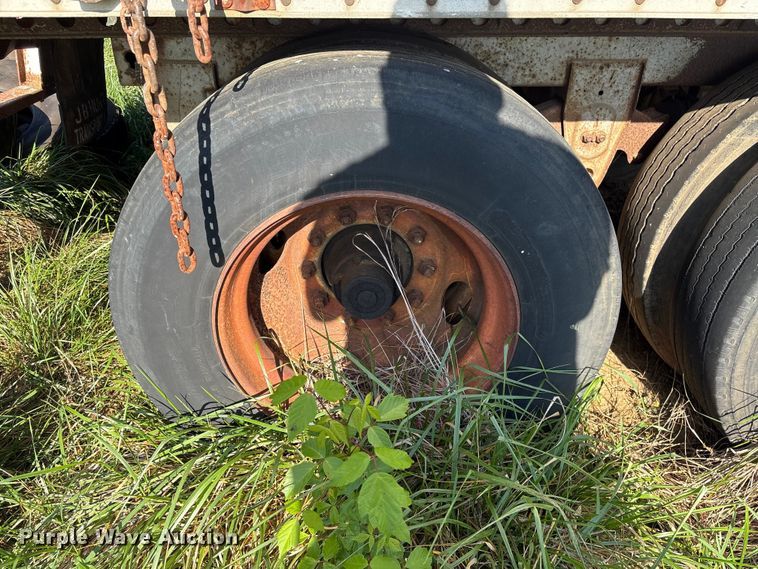 image for item EF1071 1984 Lufkin dry van trailer