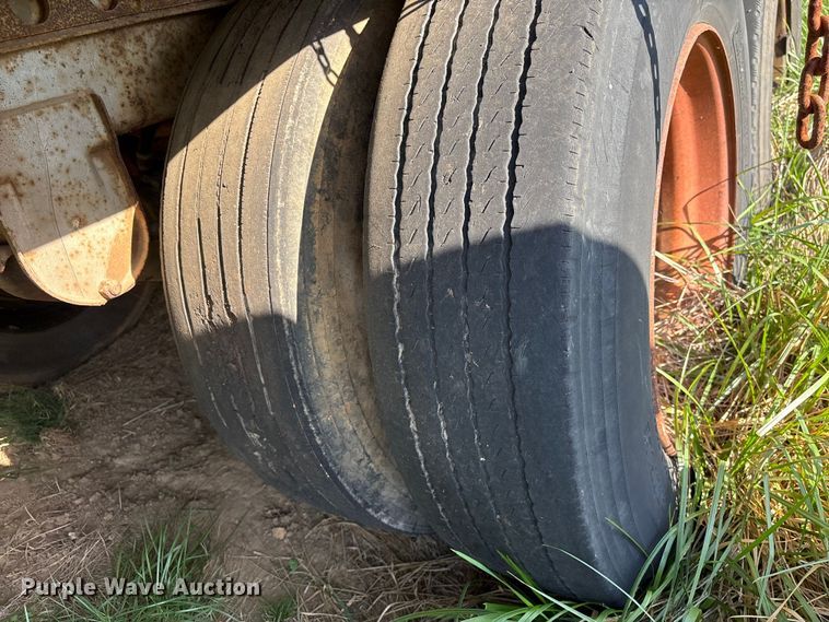 image for item EF1071 1984 Lufkin dry van trailer