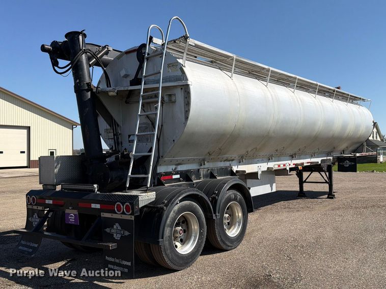 image for item EF2468 2004 Warren Manufacturing, Inc. feed delivery trailer