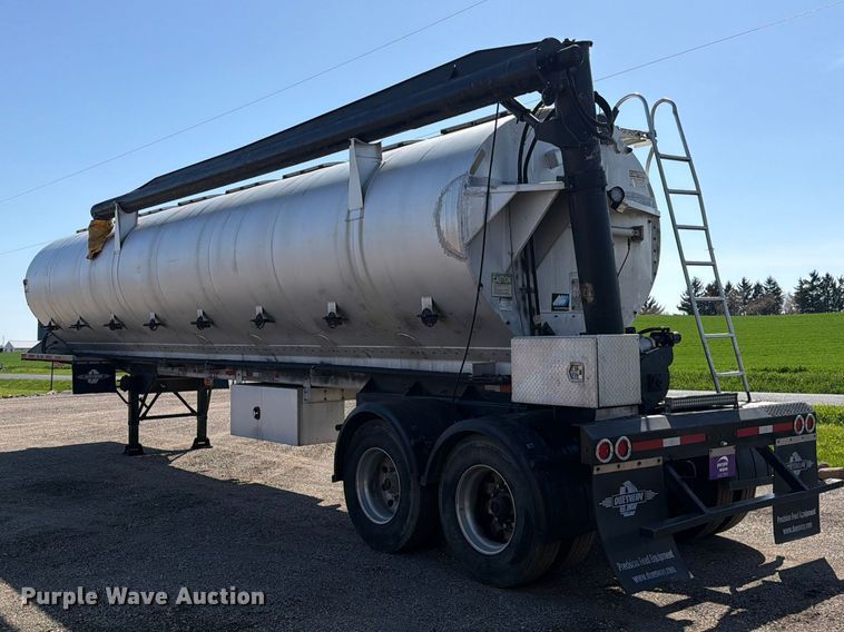 image for item EF2468 2004 Warren Manufacturing, Inc. feed delivery trailer