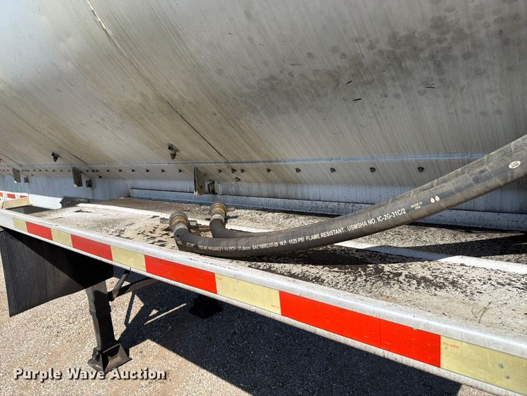 image for item EF2468 2004 Warren Manufacturing, Inc. feed delivery trailer