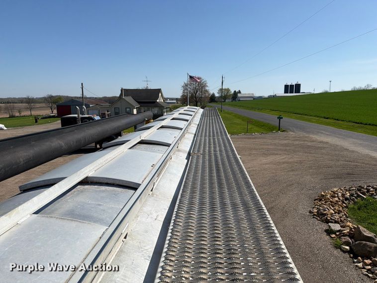 image for item EF2468 2004 Warren Manufacturing, Inc. feed delivery trailer