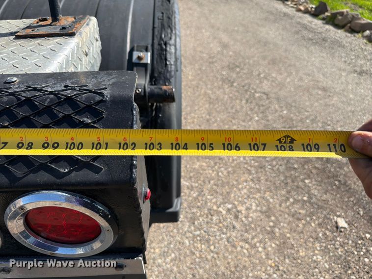 image for item EF2468 2004 Warren Manufacturing, Inc. feed delivery trailer