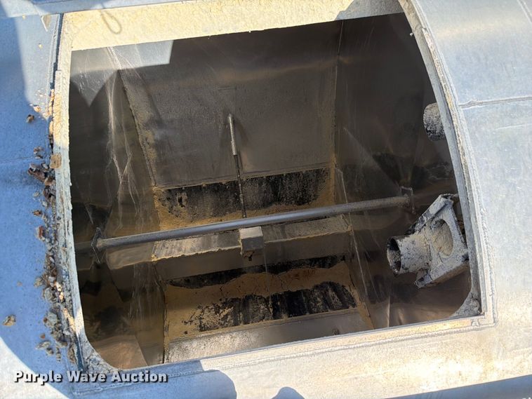 image for item EF2468 2004 Warren Manufacturing, Inc. feed delivery trailer