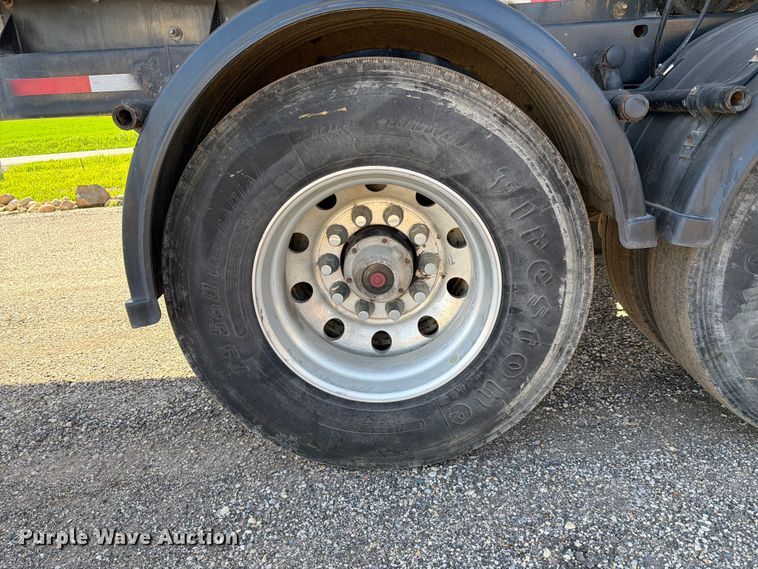 image for item EF2468 2004 Warren Manufacturing, Inc. feed delivery trailer