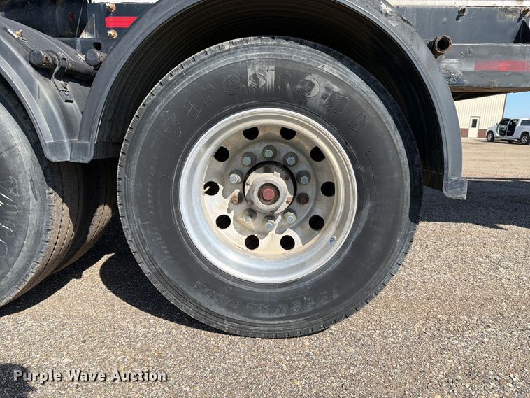 image for item EF2468 2004 Warren Manufacturing, Inc. feed delivery trailer