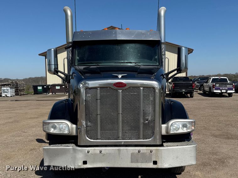 image for item EF2469 2018 Peterbilt 567 semi truck