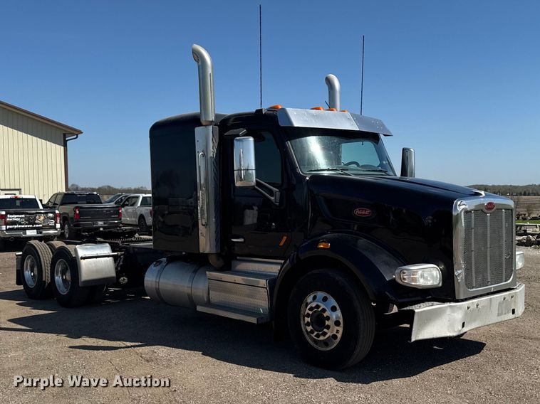 image for item EF2469 2018 Peterbilt 567 semi truck