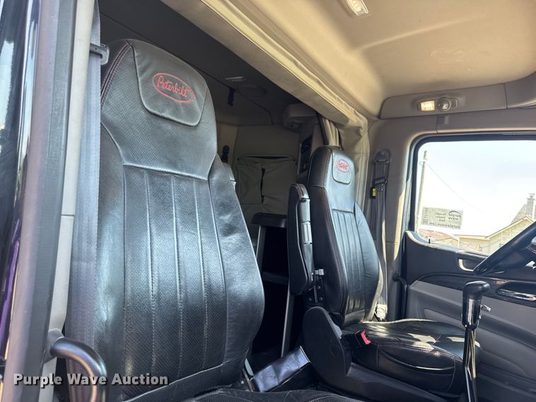 image for item EF2469 2018 Peterbilt 567 semi truck