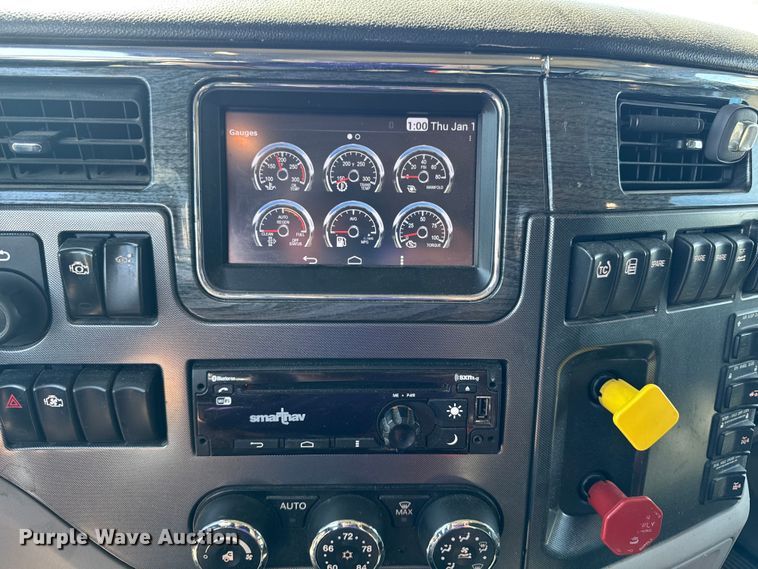 image for item EF2469 2018 Peterbilt 567 semi truck