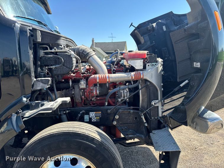 image for item EF2469 2018 Peterbilt 567 semi truck