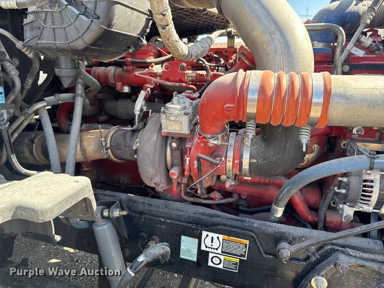 image for item EF2469 2018 Peterbilt 567 semi truck
